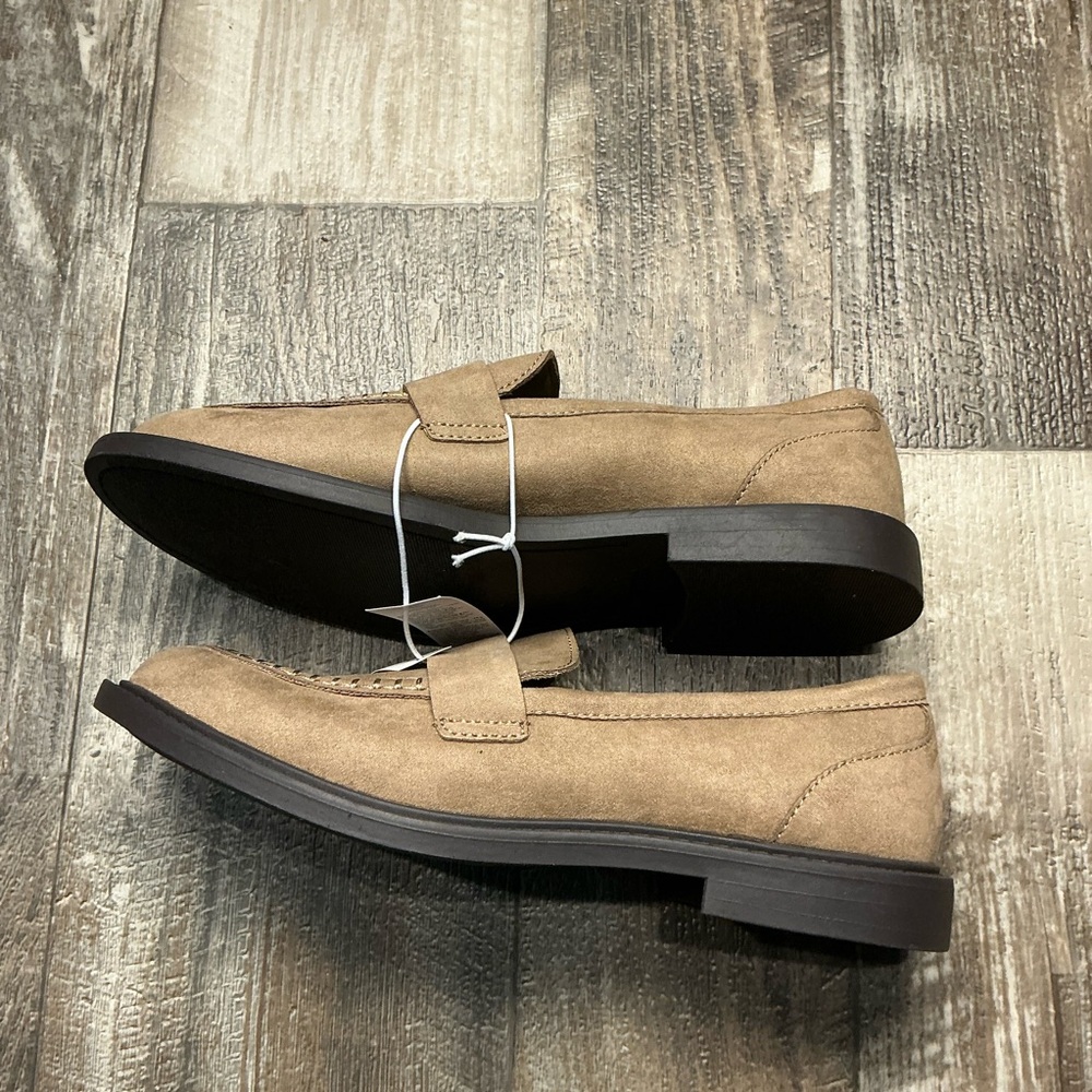 Old Navy Women’s Beige Faux Suede Penny Loafers for Women Size 8.5 - Picture 5 of 12